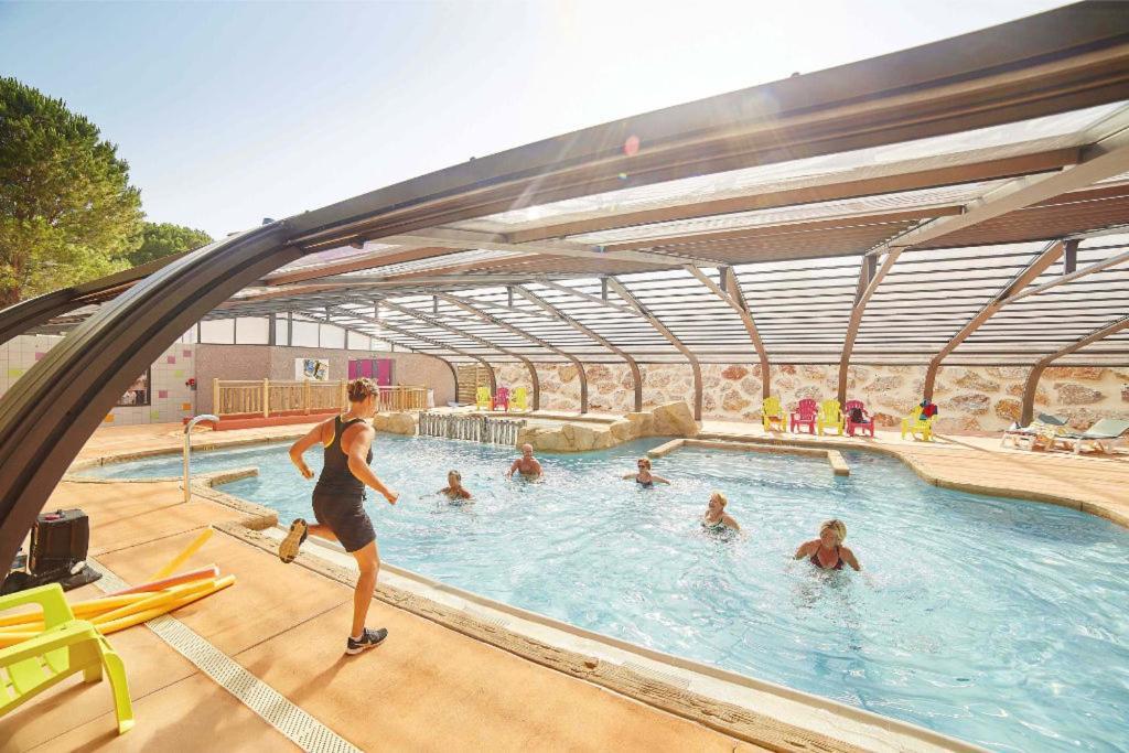 Camping Laroque Des Alberes Chambre photo